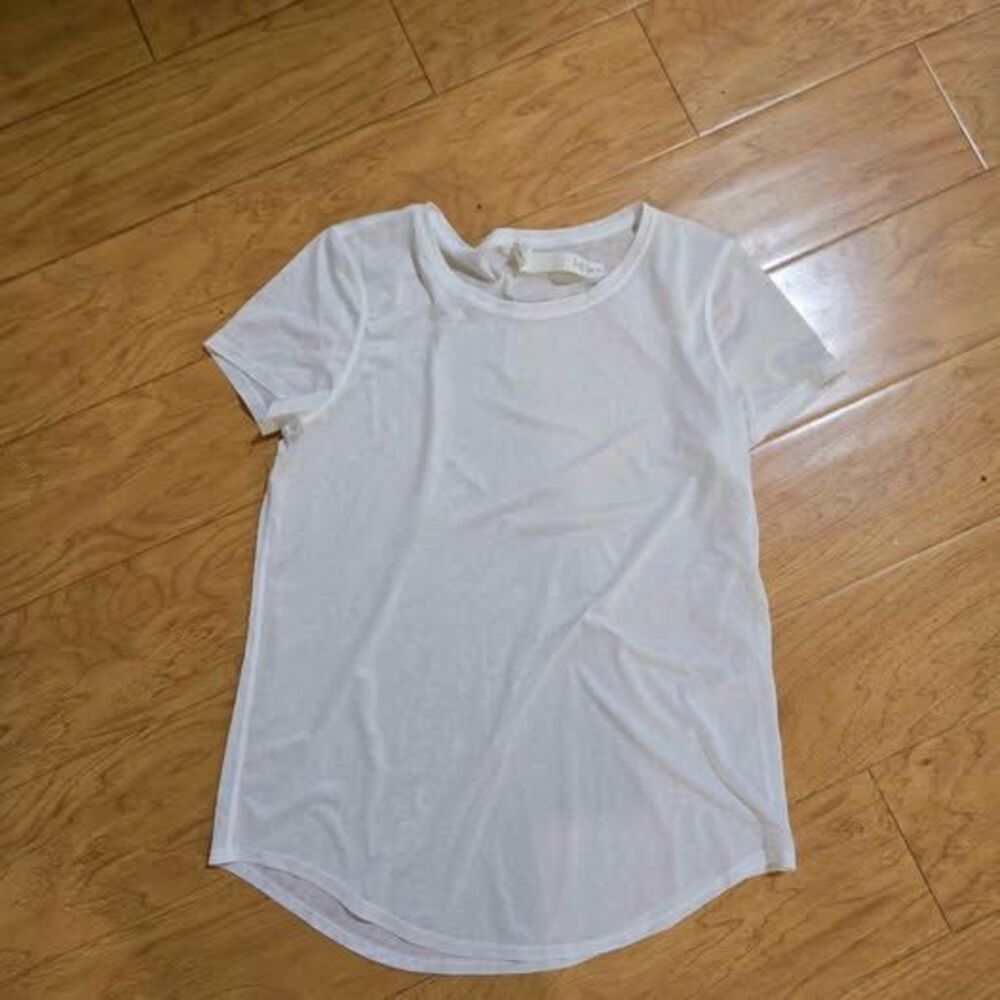 Lululemon white t-shirt size 6
